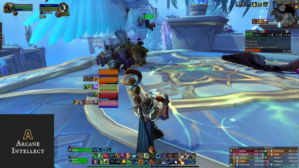 Screenshot of healer eating to restore mana in mythic plus